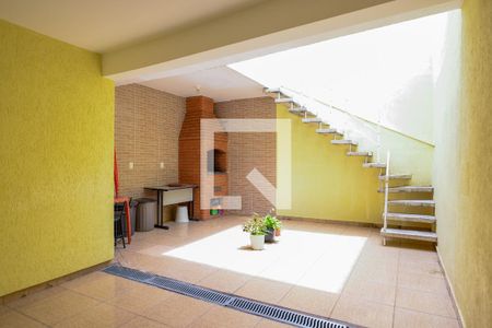 Casa à venda com 100m², 3 quartos e 2 vagas Casa à venda com 100m², 3 quartos e 2 vagasQuintal