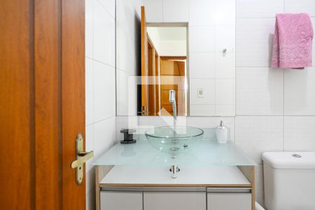 Casa à venda com 100m², 3 quartos e 2 vagas Casa à venda com 100m², 3 quartos e 2 vagasBanheiro Social