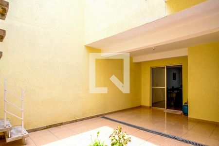 Casa à venda com 100m², 3 quartos e 2 vagas Casa à venda com 100m², 3 quartos e 2 vagasQuintal
