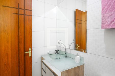 Casa à venda com 100m², 3 quartos e 2 vagas Casa à venda com 100m², 3 quartos e 2 vagasBanheiro Social