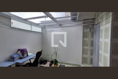 Casa à venda com 240m², 3 quartos e 4 vagasÁrea externa 