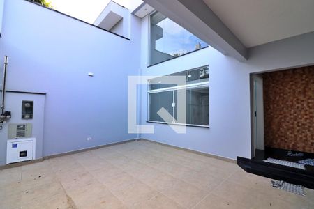 Casa à venda com 198m², 3 quartos e 3 vagasGaragem