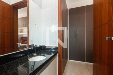 Casa à venda com 130m², 3 quartos e 3 vagasBanheiro Suíte