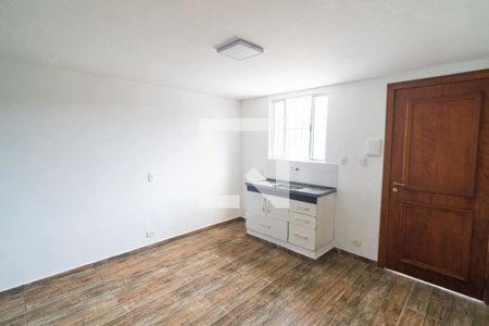 Kitnet de casa para alugar com 2 quartos, 42m² em Parque Jabaquara, São Paulo