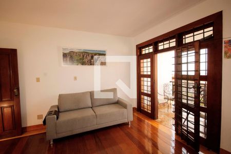 Casa à venda com 400m², 5 quartos e 4 vagassala 2