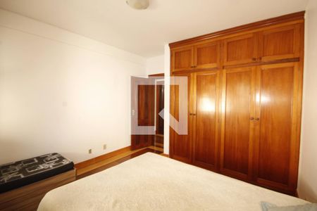 Casa à venda com 400m², 5 quartos e 4 vagasquarto 3