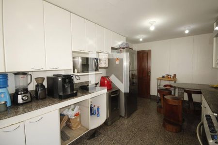 Casa à venda com 400m², 5 quartos e 4 vagasCozinha