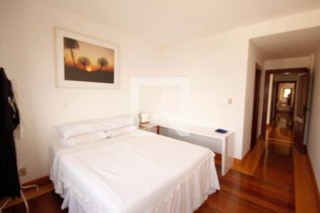 Casa à venda com 400m², 5 quartos e 4 vagasquarto 4