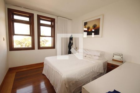 Casa à venda com 400m², 5 quartos e 4 vagasquarto 4