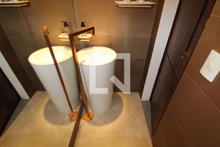 Apartamento à venda com 198m², 3 quartos e 6 vagasLavabo