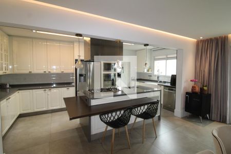 Apartamento à venda com 198m², 3 quartos e 6 vagasSala / Cozinha