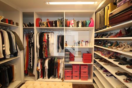 Apartamento à venda com 198m², 3 quartos e 6 vagasQuarto 3 - Closet