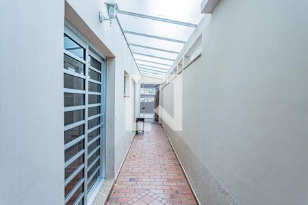Casa para alugar com 161m², 3 quartos e 3 vagasCorredor