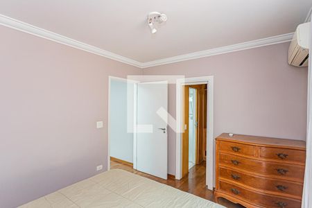 Suite de casa para alugar com 3 quartos, 161m² em Vila Fiat Lux, São Paulo