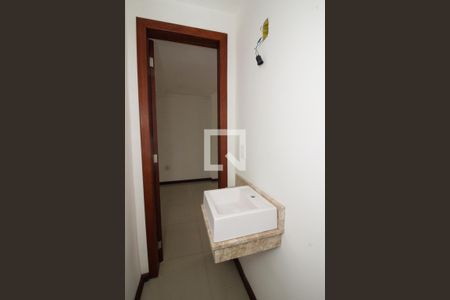 Casa à venda com 117m², 3 quartos e 2 vagasLava