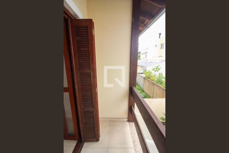 Casa à venda com 117m², 3 quartos e 2 vagasSacada do Quarto 1