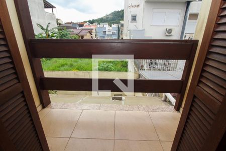 Casa à venda com 117m², 3 quartos e 2 vagasSacada do Quarto 1