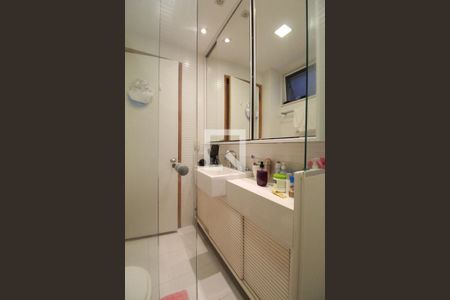 Apartamento à venda com 154m², 3 quartos e 1 vagaBanheiro da suíte