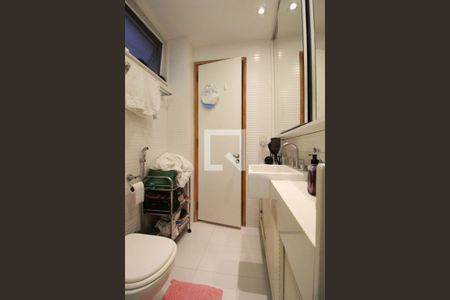 Apartamento à venda com 154m², 3 quartos e 1 vagaBanheiro da suíte