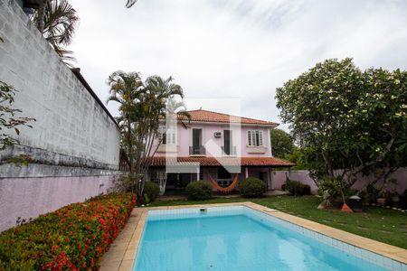 Casa de condomínio à venda com 520m², 4 quartos e 2 vagasFachada
