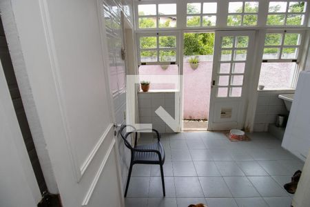 Casa de condomínio à venda com 520m², 4 quartos e 2 vagasÁrea de Serviço