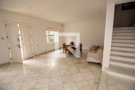 Casa de condomínio à venda com 520m², 4 quartos e 2 vagasSala