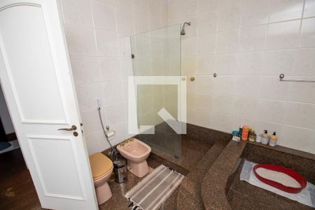 Casa de condomínio à venda com 520m², 4 quartos e 2 vagasBanheiro quarto 4