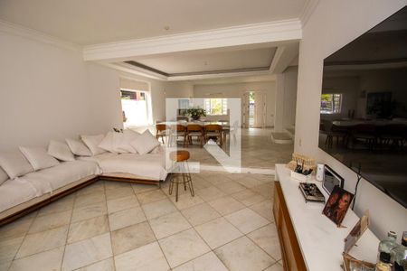 Casa de condomínio à venda com 520m², 4 quartos e 2 vagasSala