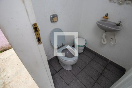 Casa de condomínio à venda com 520m², 4 quartos e 2 vagasBanheiro externo