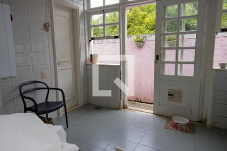 Casa de condomínio à venda com 520m², 4 quartos e 2 vagasÁrea de Serviço