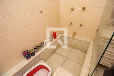 Casa de condomínio à venda com 520m², 4 quartos e 2 vagasBanheiro quarto 3