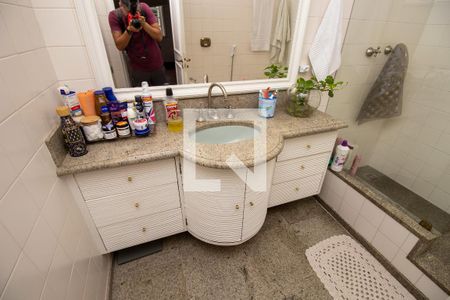 Casa de condomínio à venda com 520m², 4 quartos e 2 vagasBanheiro quarto 2