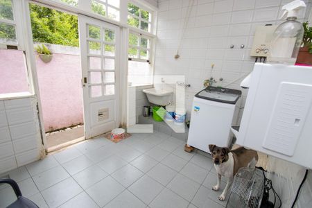 Casa de condomínio à venda com 520m², 4 quartos e 2 vagasÁrea de Serviço