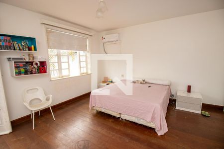 Casa de condomínio à venda com 520m², 4 quartos e 2 vagasQuarto 3