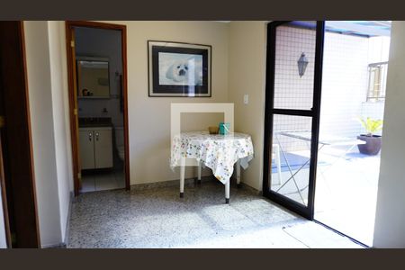 Apartamento à venda com 239m², 5 quartos e 3 vagasHall