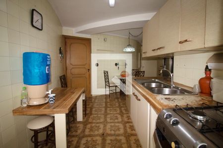 Apartamento à venda com 178m², 4 quartos e 2 vagasCozinha