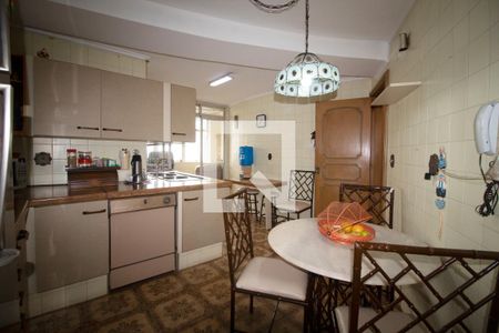 Apartamento à venda com 178m², 4 quartos e 2 vagasCozinha