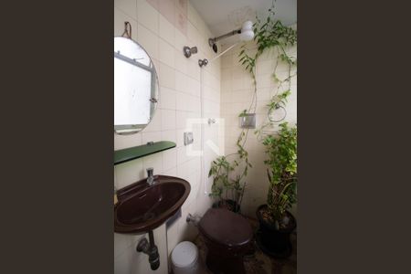 Apartamento à venda com 178m², 4 quartos e 2 vagasBanheiro de Serviço