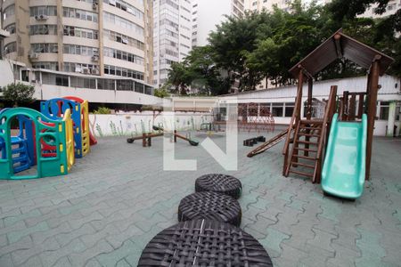 Apartamento à venda com 178m², 4 quartos e 2 vagasÁrea comum - Playground