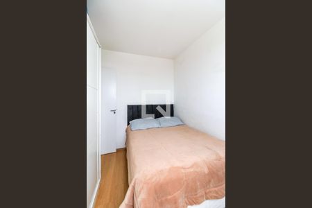 Quarto 1 de apartamento para alugar com 2 quartos, 42m² em Parque Maria Helena, São Paulo