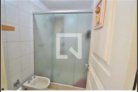 Apartamento à venda com 109m², 3 quartos e sem vagaBanheiro