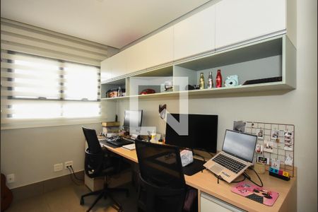 Apartamento à venda com 107m², 3 quartos e 2 vagasEscritório