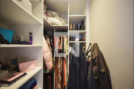 Apartamento à venda com 107m², 3 quartos e 2 vagasArmário da Suíte