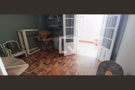 Casa à venda com 491m², 5 quartos e 3 vagasQuarto 2