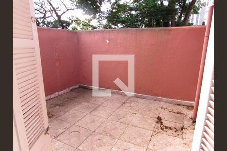 Casa à venda com 491m², 5 quartos e 3 vagasVaranda da Suíte 1