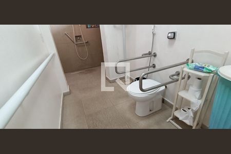 Casa à venda com 491m², 5 quartos e 3 vagasBanheiro da Suíte 4