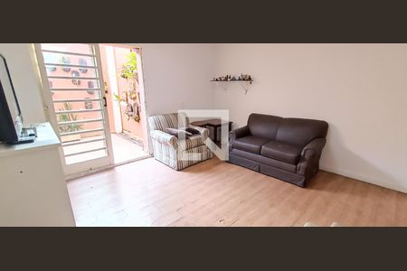 Casa à venda com 491m², 5 quartos e 3 vagas Casa à venda com 491m², 5 quartos e 3 vagasSala de TV