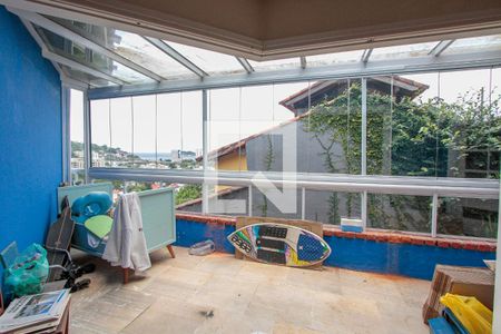 Casa de condomínio para alugar com 600m², 3 quartos e sem vagaSala intima