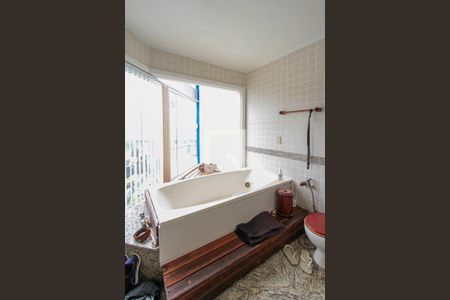 Casa de condomínio para alugar com 600m², 3 quartos e sem vagaBanheiro Varanda Quarto 1 suíte