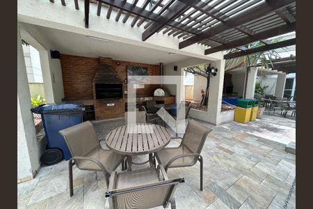 Apartamento para alugar com 65m², 2 quartos e 1 vagaÁrea comum - Churrasqueira